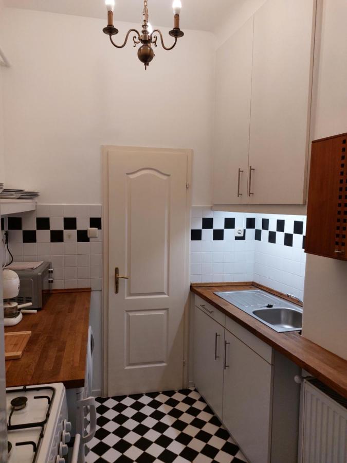 Schieszl Apartments 2 บูดาเปสต์ ภายนอก รูปภาพ