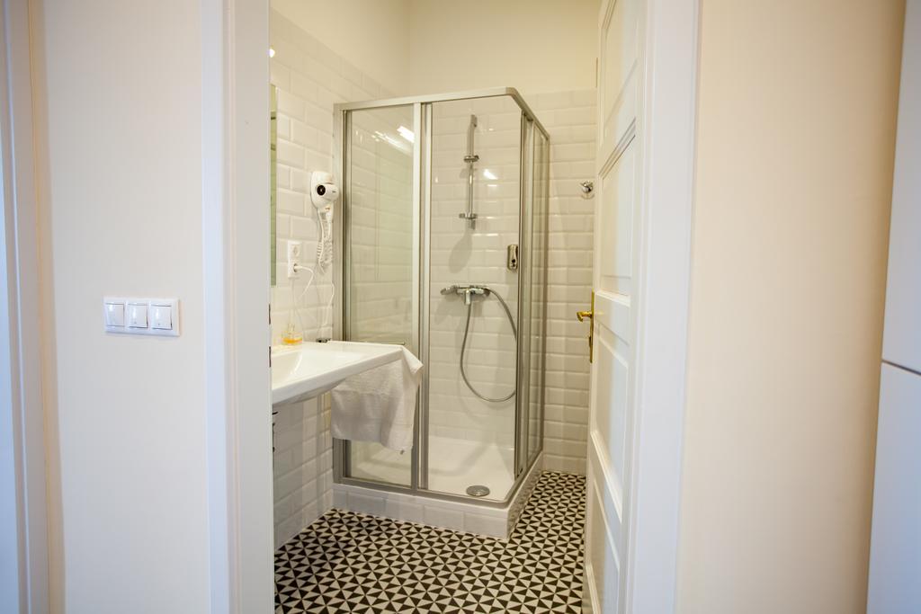 Schieszl Apartments 2 บูดาเปสต์ ภายนอก รูปภาพ