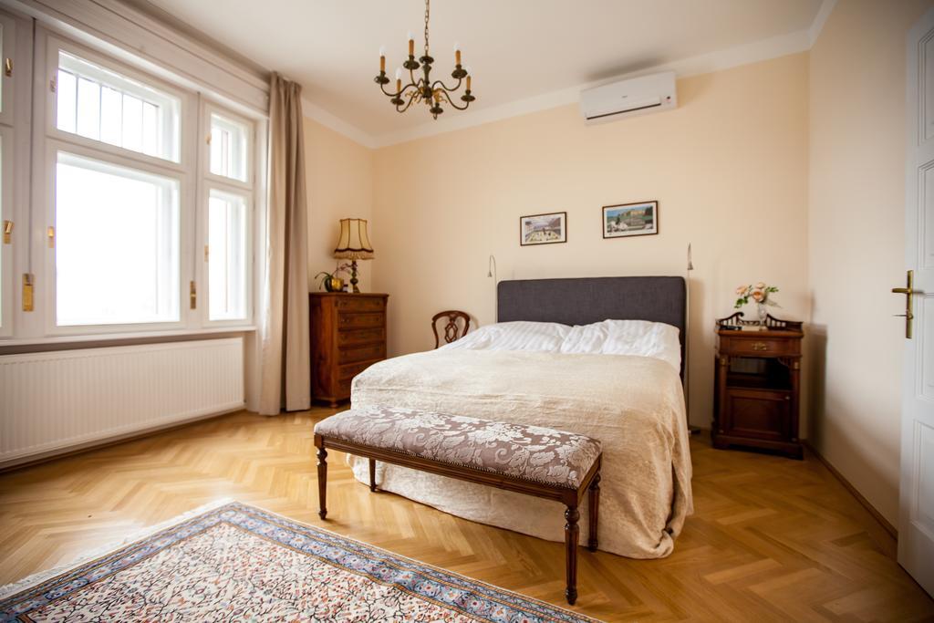 Schieszl Apartments 2 บูดาเปสต์ ภายนอก รูปภาพ