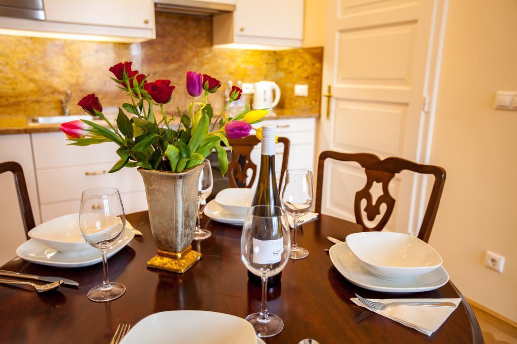 Schieszl Apartments 2 บูดาเปสต์ ภายนอก รูปภาพ