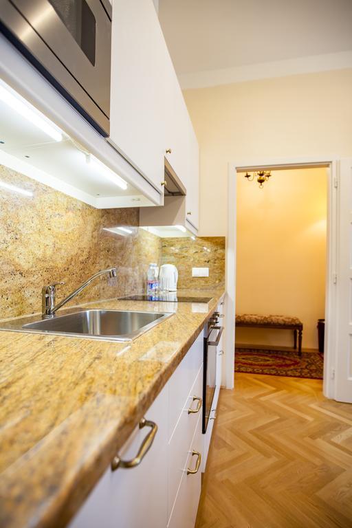 Schieszl Apartments 2 บูดาเปสต์ ภายนอก รูปภาพ