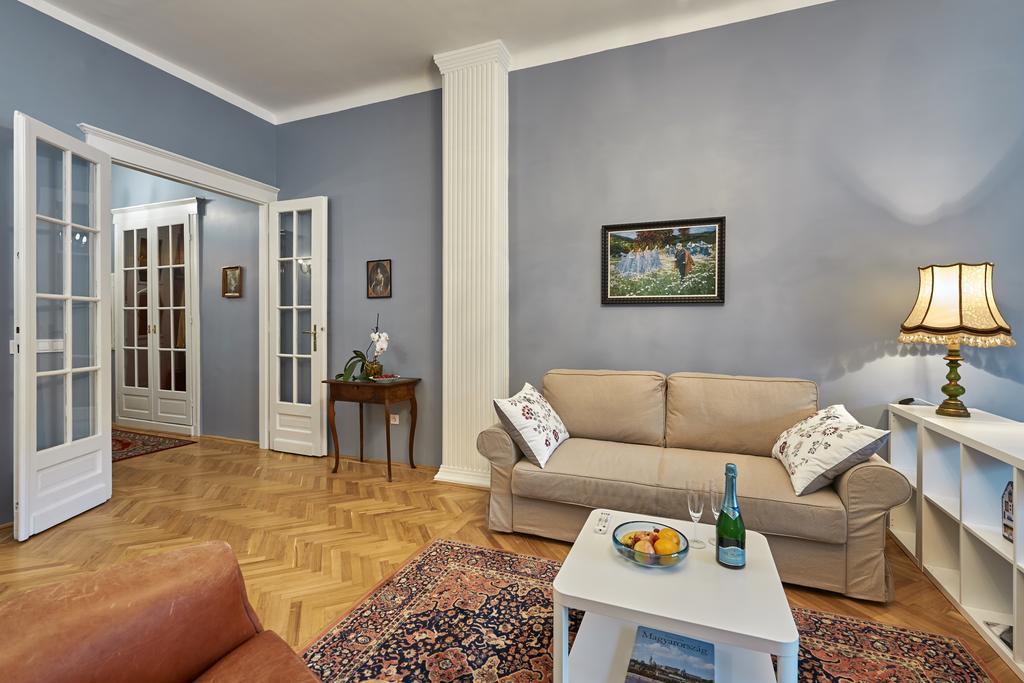 Schieszl Apartments 2 บูดาเปสต์ ภายนอก รูปภาพ